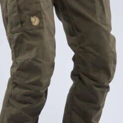 FJÄLLRÄVEN KARLA PRO WINTER TROUSERS W Damen - Trekkinghose Oliv-dunkelgrün 11 FJÄLLRÄVEN KARLA PRO WINTER TROUSERS W Damen - Trekkinghose Oliv-dunkelgrün -Outdoorbekleidung Für Damen 310037019 e karla pro winter trousers fjaellraeven 1