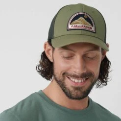 FJÄLLRÄVEN BADGE LÅNGTRADARKEPS Unisex - Cap 9 FJÄLLRÄVEN BADGE LÅNGTRADARKEPS Unisex - Cap -Outdoorbekleidung Für Damen 5637915840 e badge langtradarkeps fjaellraeven 24